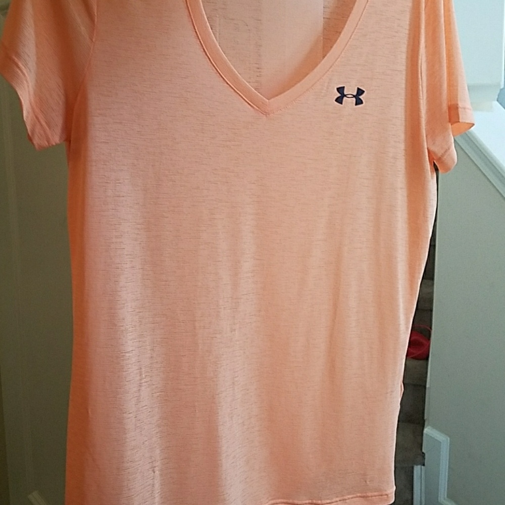 Under Armour top